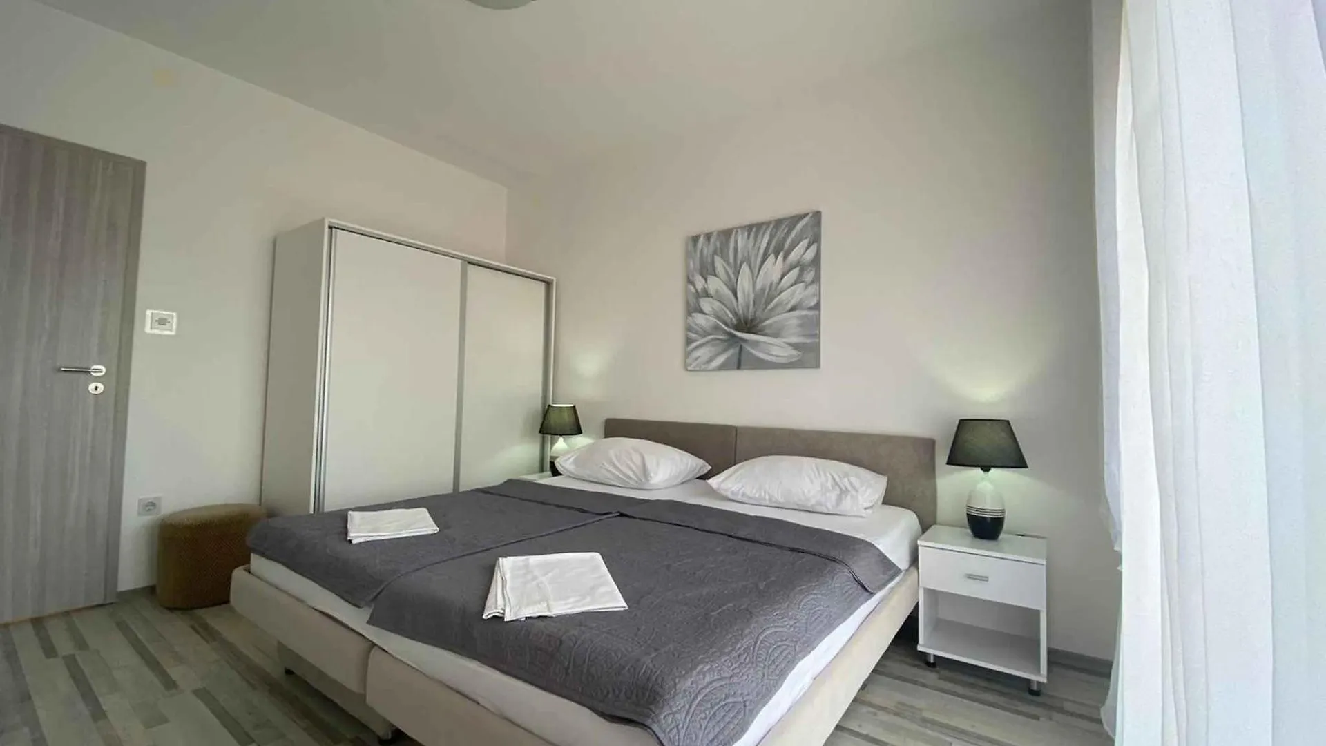 Apartment In Povile 53406
