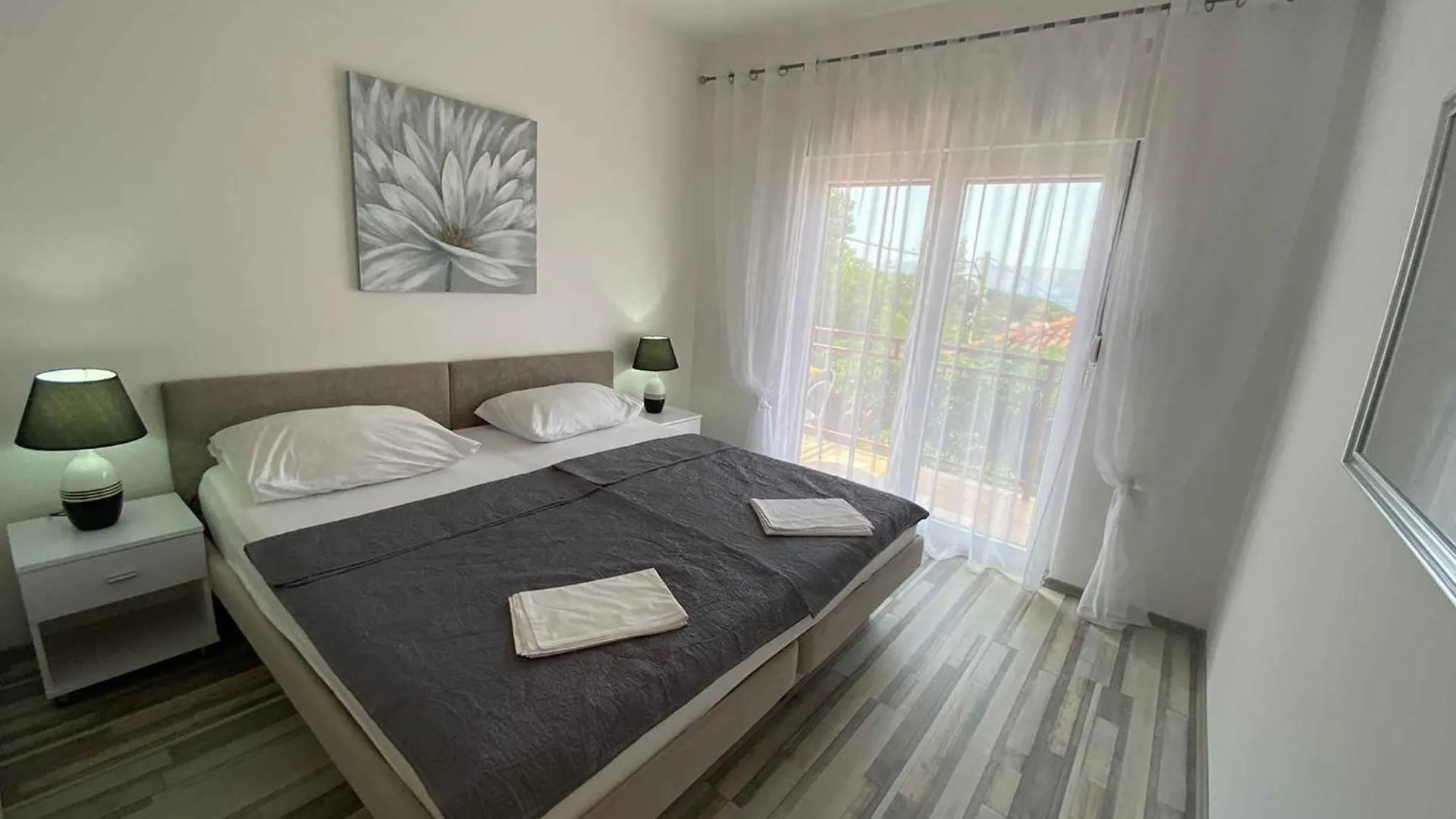 Apartment In Povile 53406